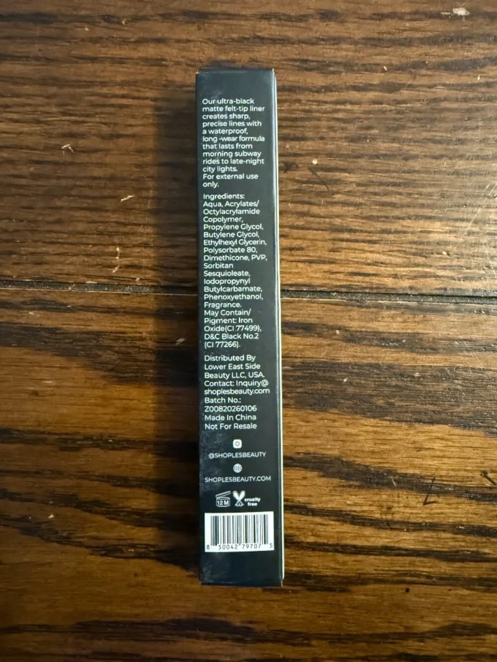Les Beauty Lower East Side Felt Tip Eyeliner in Black